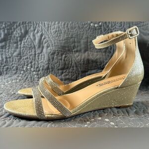 American Glamour Badgley Mischka Kristi Gold Wedge Sandals NWT Size 8